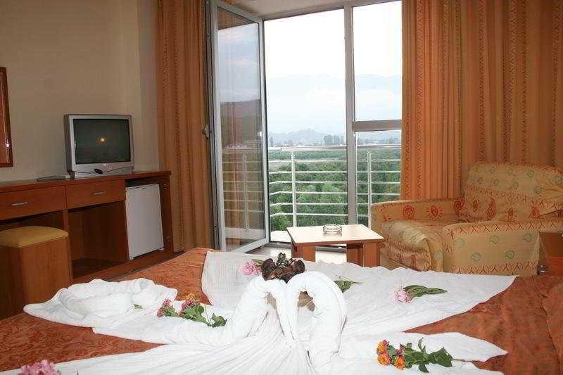 Aura Resort Hotel Гёйнюк Экстерьер фото